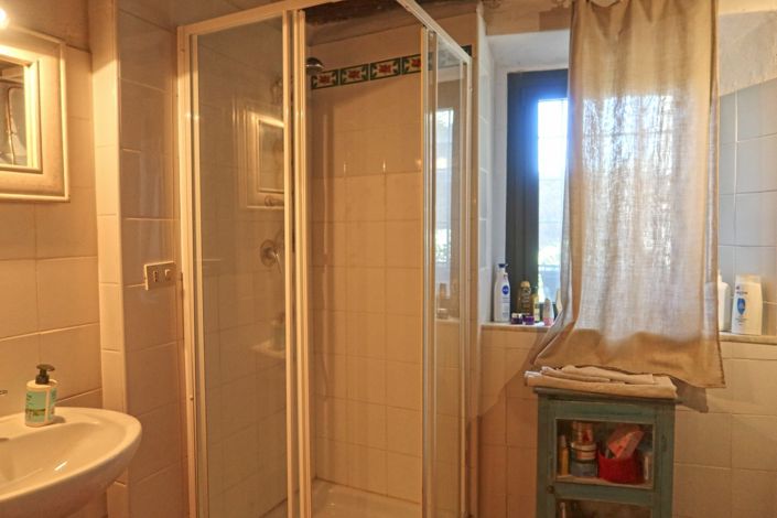 Image No.26-Propriété de 8 chambres à vendre à Comano