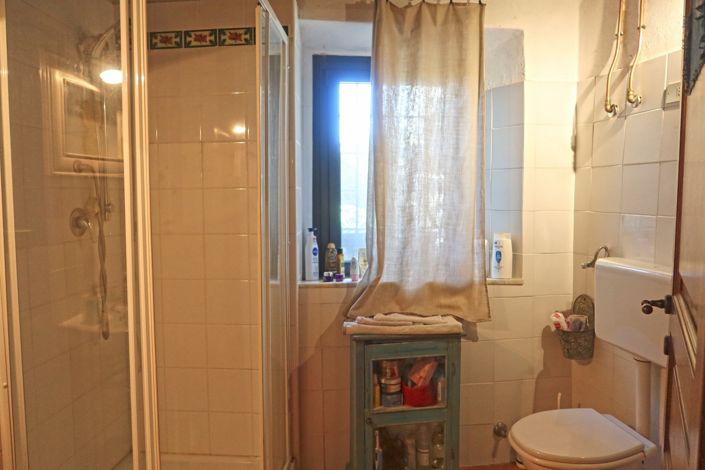 Image No.28-Propriété de 8 chambres à vendre à Comano