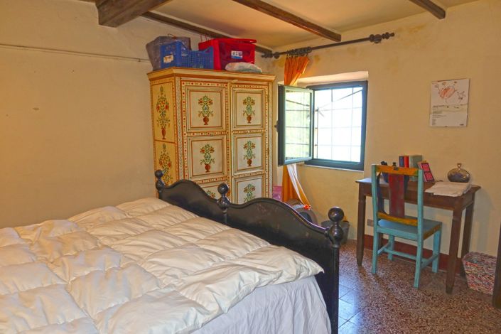 Image No.48-8 Bed Property for sale