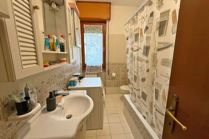 Image No.21-3 Bed Apartment for sale