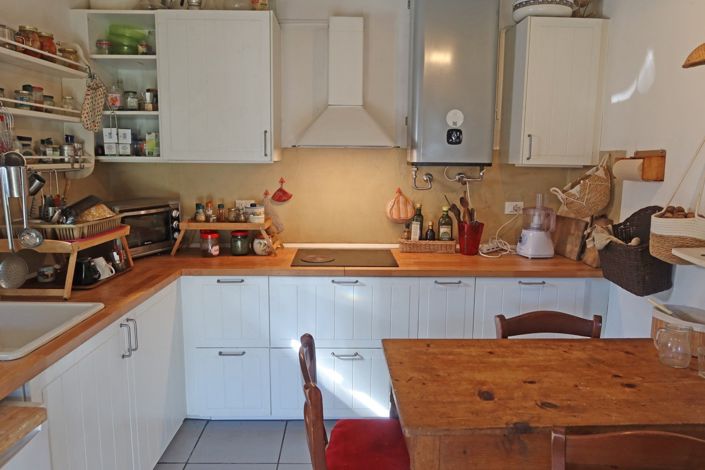 Image No.17-3 Bed Farmhouse for sale