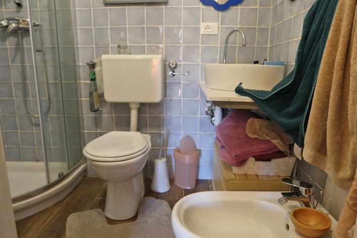 Image No.22-3 Bed Farmhouse for sale