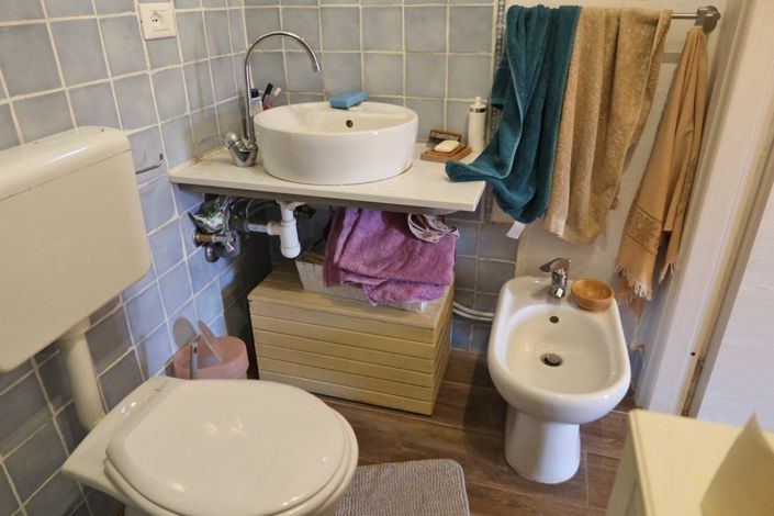 Image No.24-3 Bed Farmhouse for sale