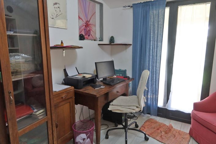 Image No.25-3 Bed Farmhouse for sale