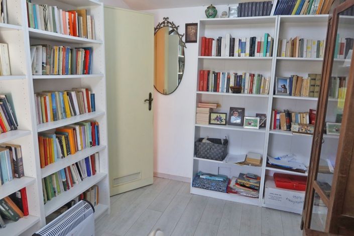 Image No.28-3 Bed Farmhouse for sale