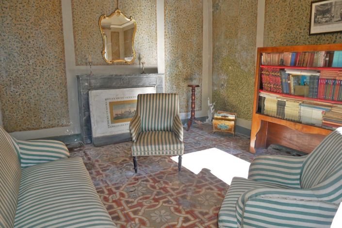 Image No.10-3 Bed Property for sale