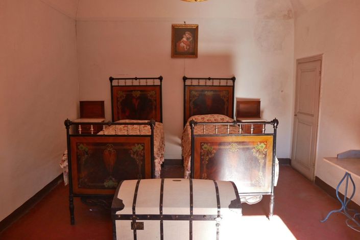 Image No.26-3 Bed Property for sale