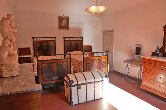 Image No.27-3 Bed Property for sale