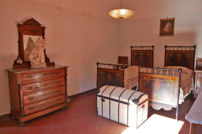 Image No.28-3 Bed Property for sale