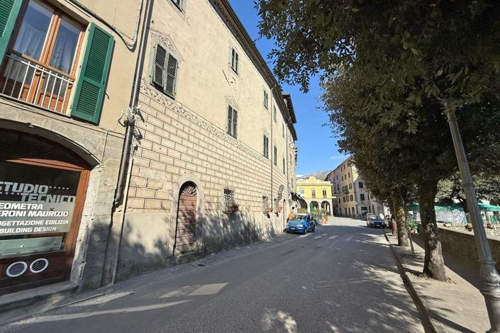 Image No.3-3 Bed Property for sale