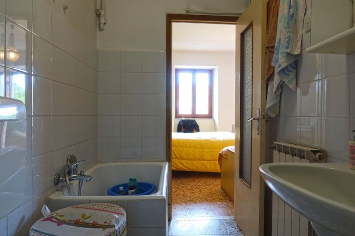 Image No.19-2 Bed Village House for sale