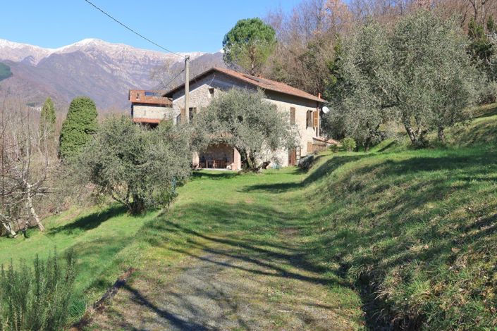 Image No.11-3 Bed Farmhouse for sale