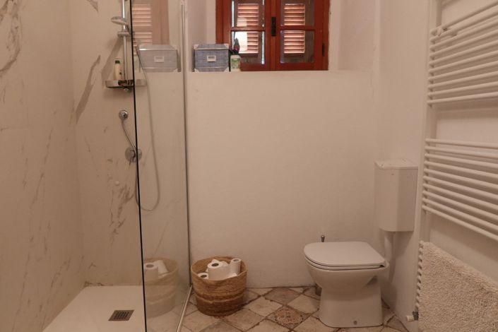 Image No.41-3 Bed Farmhouse for sale