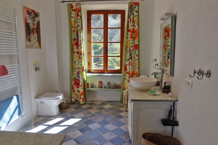 Image No.51-3 Bed Farmhouse for sale