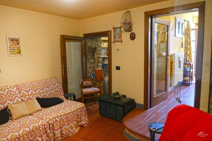 Image No.14-4 Bed Property for sale