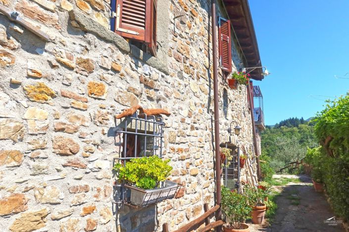 Image No.2-Propriété de 4 chambres à vendre à Bagnone