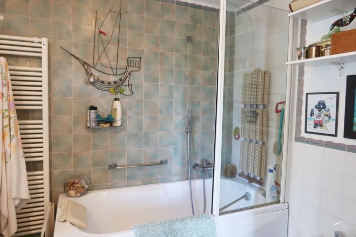 Image No.28-4 Bed Property for sale