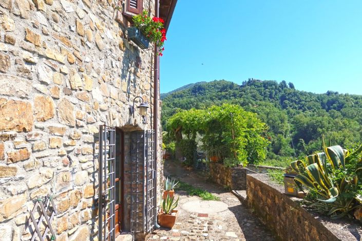 Image No.3-4 Bed Property for sale