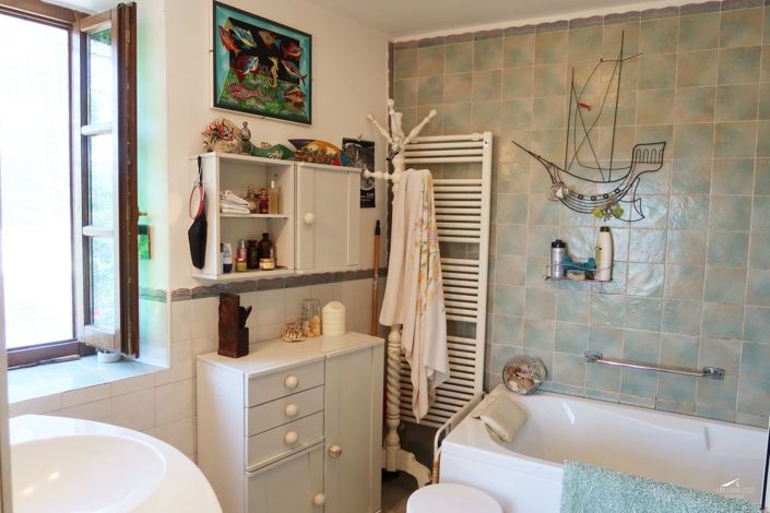 Image No.30-4 Bed Property for sale