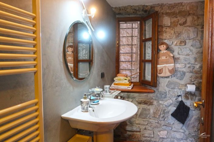 Image No.56-Propriété de 4 chambres à vendre à Bagnone