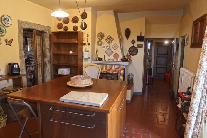 Image No.9-Propriété de 4 chambres à vendre à Bagnone