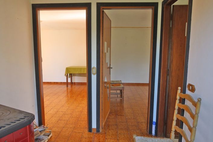 Image No.11-1 Bed Property for sale