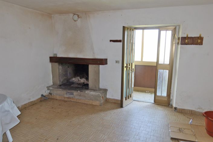 Image No.36-Propriété de 1 chambre à vendre à Filattiera