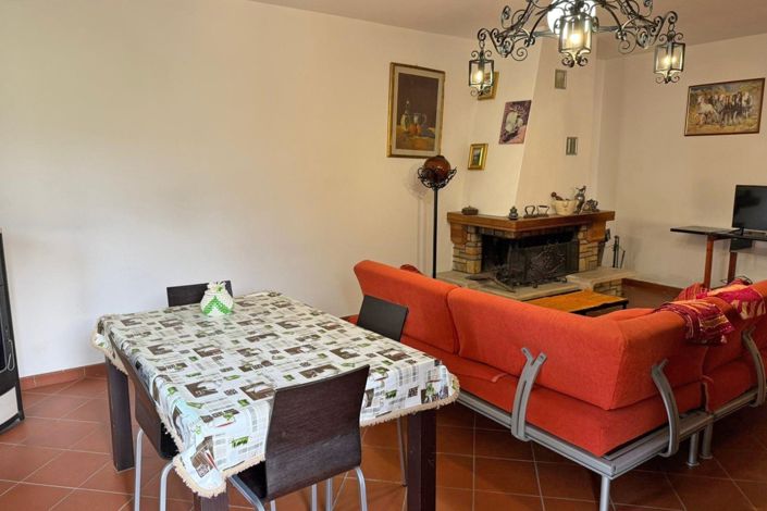 Image No.11-6 Bed Property for sale