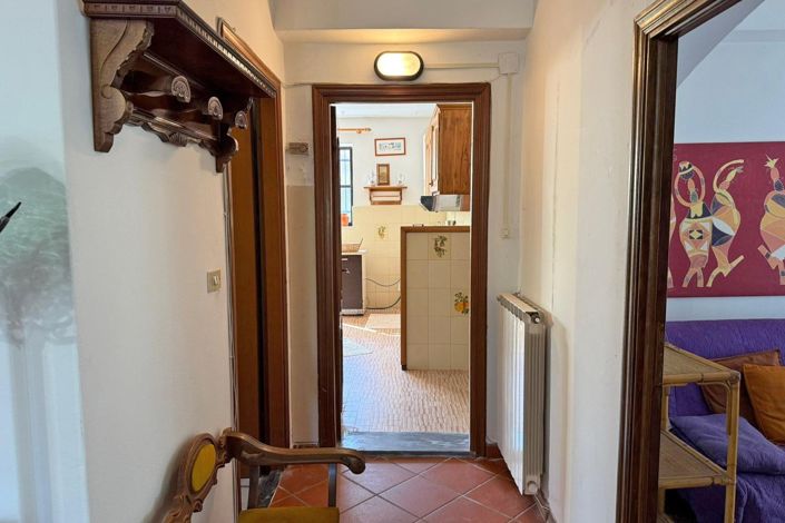 Image No.18-6 Bed Property for sale