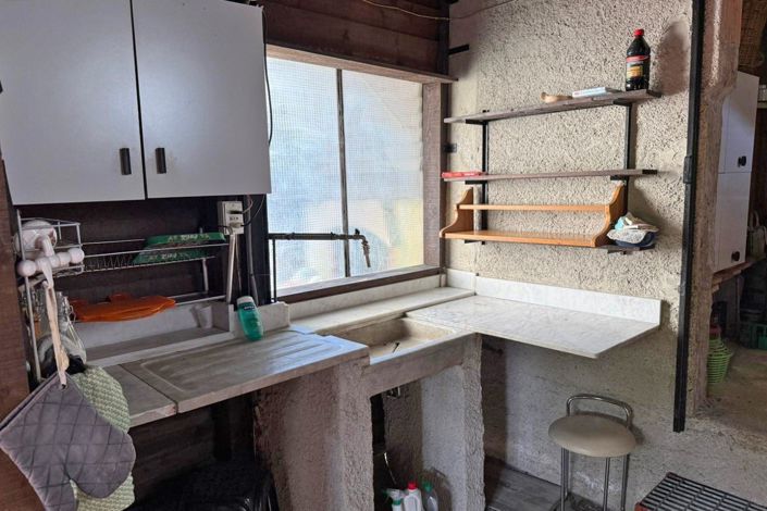 Image No.31-6 Bed Property for sale