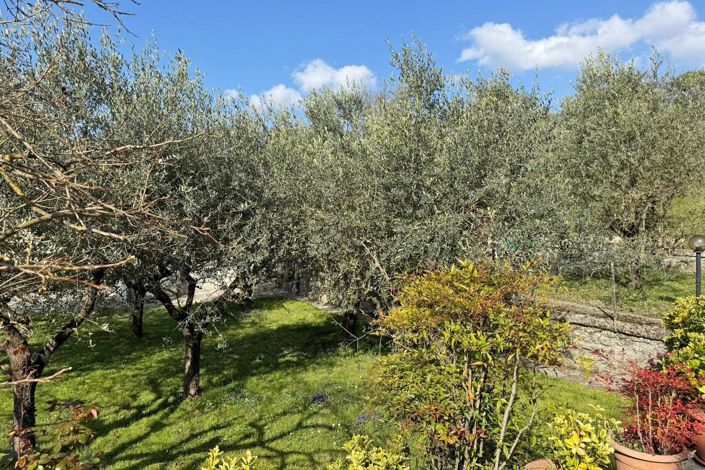 Image No.33-6 Bed Property for sale