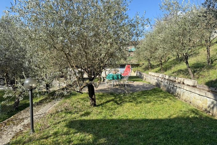 Image No.37-6 Bed Property for sale