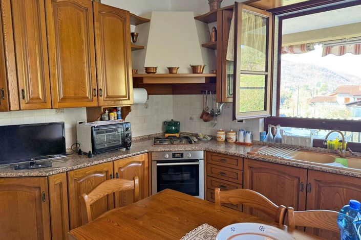 Image No.53-6 Bed Property for sale