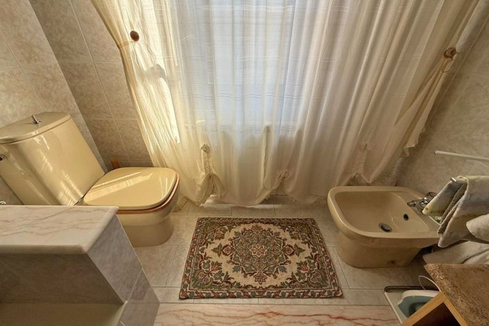 Image No.58-6 Bed Property for sale