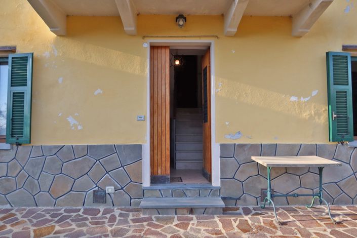 Image No.11-2 Bed Property for sale