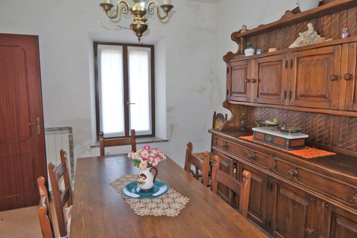 Image No.14-2 Bed Property for sale