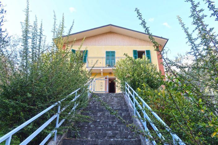 Image No.2-2 Bed Property for sale