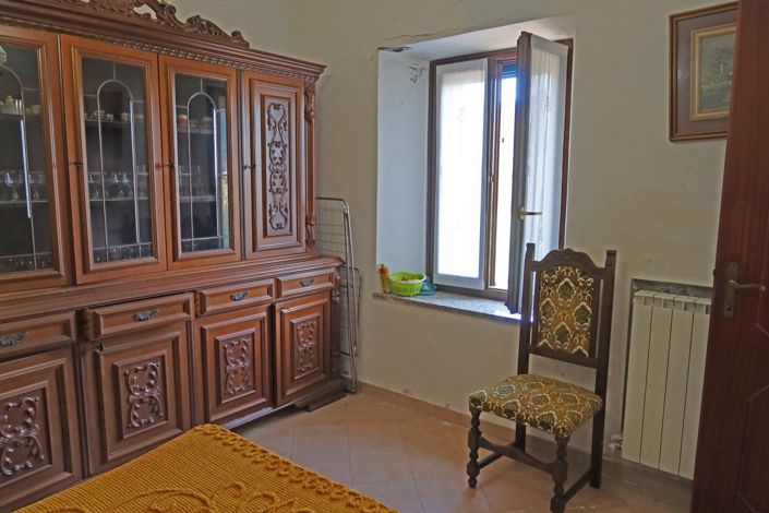 Image No.20-2 Bed Property for sale