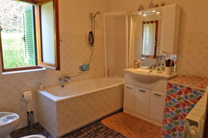 Image No.22-2 Bed Property for sale