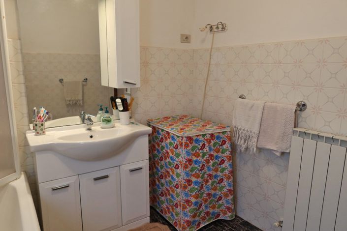 Image No.23-2 Bed Property for sale