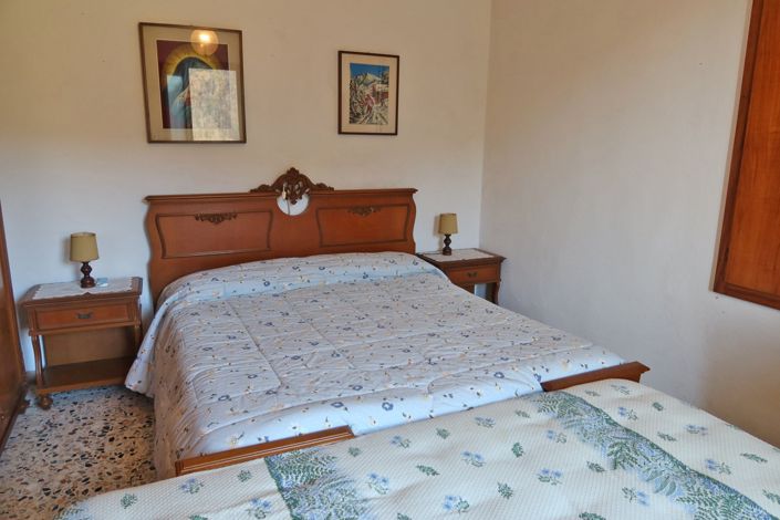 Image No.27-2 Bed Property for sale