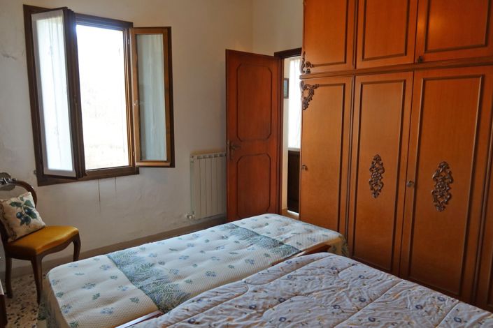 Image No.28-2 Bed Property for sale