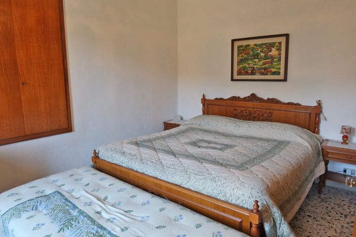 Image No.30-2 Bed Property for sale