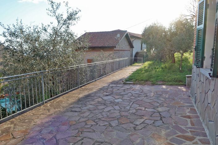 Image No.9-2 Bed Property for sale