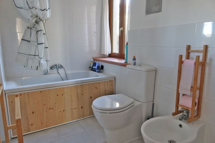 Image No.28-3 Bed Village House for sale