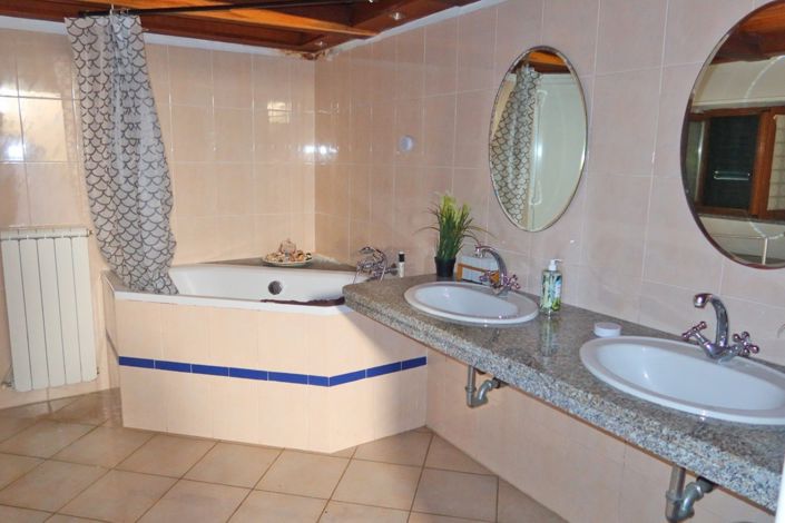 Image No.40-3 Bed Village House for sale