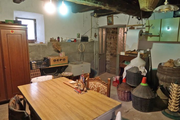 Image No.59-4 Bed Property for sale