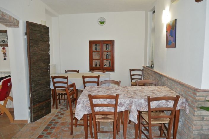 Image No.27-3 Bed Property for sale