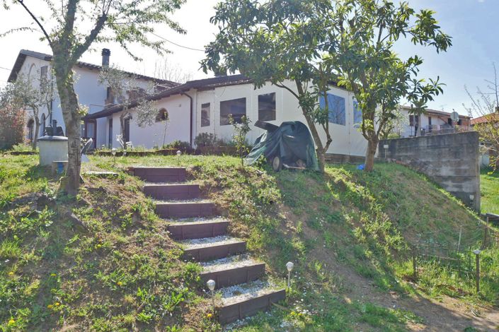 Image No.4-3 Bed Property for sale