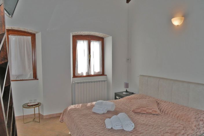 Image No.46-3 Bed Property for sale